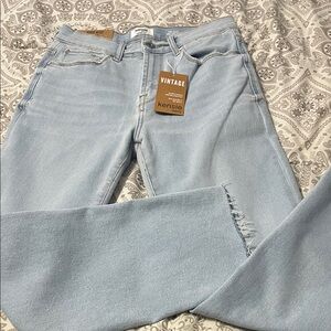 Kensie NWT Vintage Light Wash Straight Leg Jeans